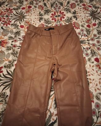 Pantaloni pelle Zara