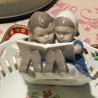 Statuina Bing & Grondahl "bambini leggono un libro