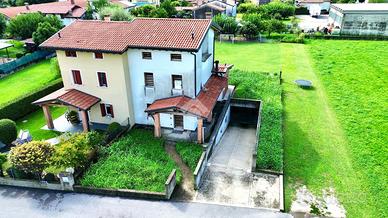 PORZIONE DI BIFAMILIARE A TEZZE SUL BRENTA