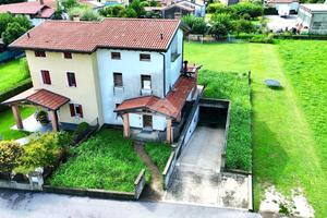 PORZIONE DI BIFAMILIARE A TEZZE SUL BRENTA