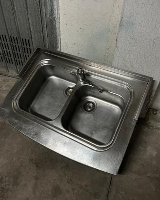 Lavello Inox 2 Vasche e rubinetto