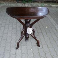 Consolina di epoca 800