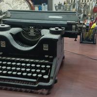 macchina da scrivere olivetti