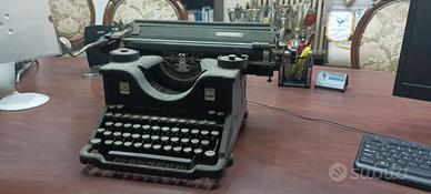 macchina da scrivere olivetti