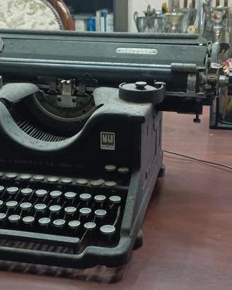 macchina da scrivere olivetti