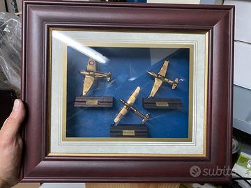 Cornice con aerei in vetro