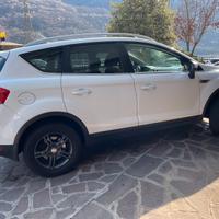 Ford kuga 2.0 TDC con gancio di traino+gomme nuove