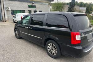 Lancia Voyager anno 06/2014