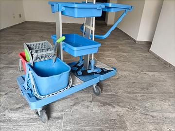 Carrello per pulizie