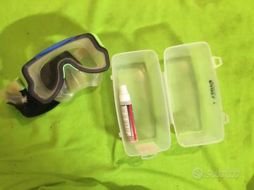 Attrezzatura da sub per donna e uomo