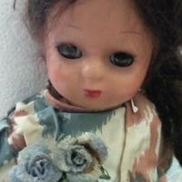 Piccola Bambola in composizione.