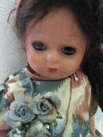 Piccola Bambola in composizione.