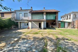 MORTARA VIC.:SOLUZIONE INDIPENDENTE SU TRE LATI CO