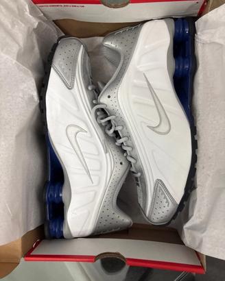 Nike Shox R4