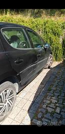 Auto per pezzi di ricambio