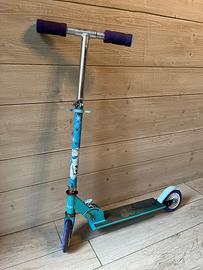 Monopattino Frozen 2 ruote
