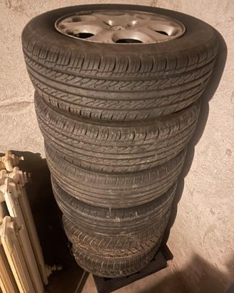 Cerchi e gomme Peugeot