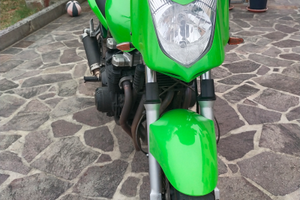 Kawasaki ZR7