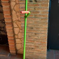 Falce con manico praticamente nuova. Solo ritiro.