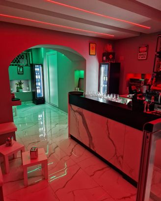 Ceditura lounge bar napoli zona baretti