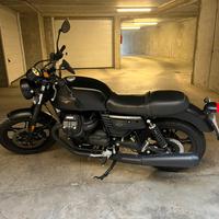 Moto Guzzi V7 III Stone - Tagliando e gomma nuova