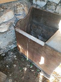 Legnaia in legno vecchia