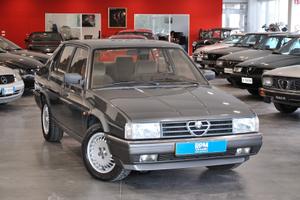 Alfa Romeo 90 2.5i V6 Quadrifoglio Oro