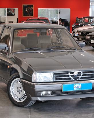 Alfa Romeo 90 2.5i V6 Quadrifoglio Oro