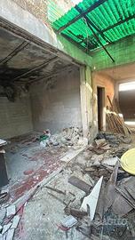 Rustico con cortile privato