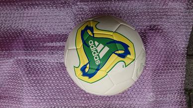 Pallone Adidas size 5 collezione