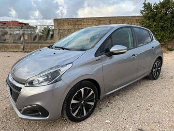 Peugeot 208 PureTech 82 Stop&Start 5 porte Signatu