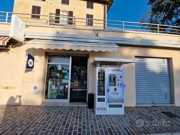 Tabaccheria in zona collegi