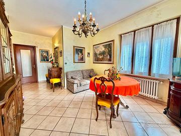 Appartamento di 86 m² con 3 locali e box auto a Ch