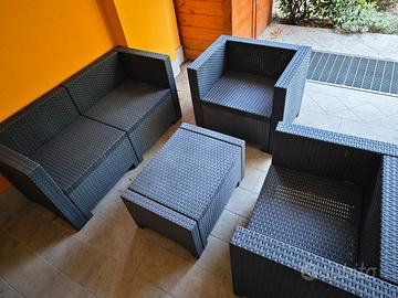 Salottino in rattan come nuovo