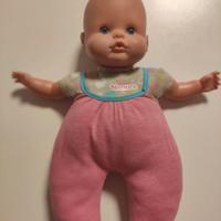 bambola morbida e profumata per bambine Nenuco 