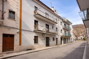 4 LOCALI A SAN GIOVANNI ROTONDO