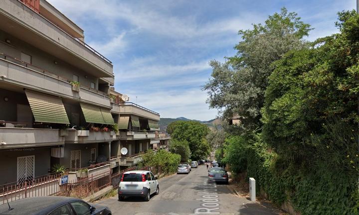 Tivoli quadrilocale con balcone e p.auto