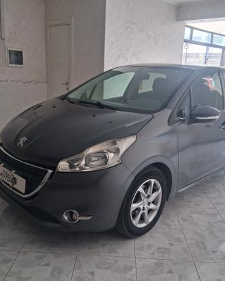 Peugeot 208 PureTech 82 5 porte Allure