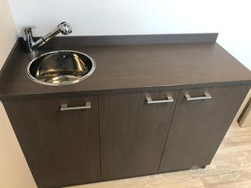 2 mobili con lavabo
