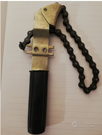 CHIAVE A CATENA PER SMONTAGGIO FILTRO OLIO MOTORE