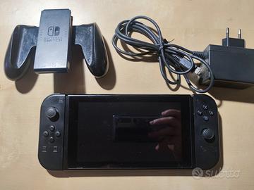 Nintendo switch 32gb caricabatterie e impugnatura 