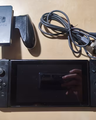 Nintendo switch 32gb caricabatterie e impugnatura 