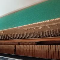 pianoforte a muro WILHSTEINBERG con sgabello