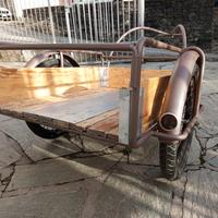 Carretto del latte a 2 ruote  svizzero vintage.