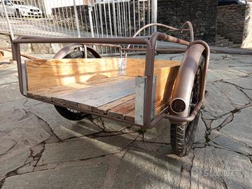 Carretto del latte a 2 ruote  svizzero vintage.