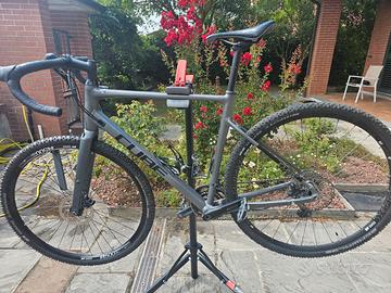 Bicicletta Gravel Cube Nuroad Race 2021