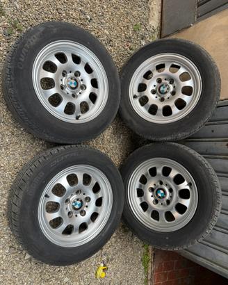 Cerchi in lega BMW e gomme 205 60 R15