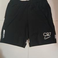 pantaloncini nike  11 anni 147 cm