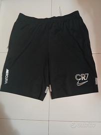pantaloncini nike  11 anni 147 cm