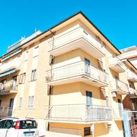 A738 - 3 camere 2 bagni fronte mare